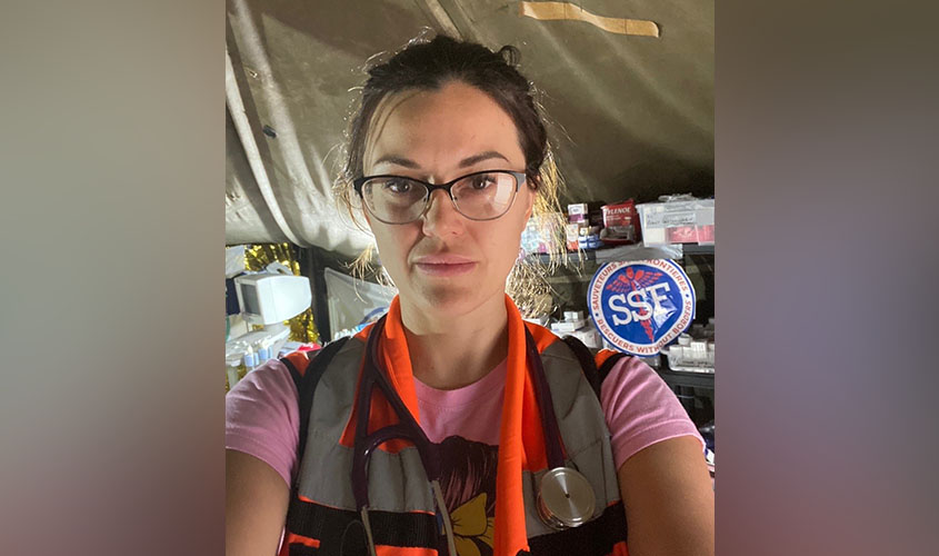 Mariya Vengrenyuk, a 2016 School of Medicine graduate, volunteered during Ukraine-Russian war. 