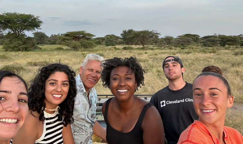 Tiara Singletary with her cohort in Kenya